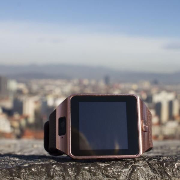 images SmartWatch cu camera de 1.4 mp si slot micro sim