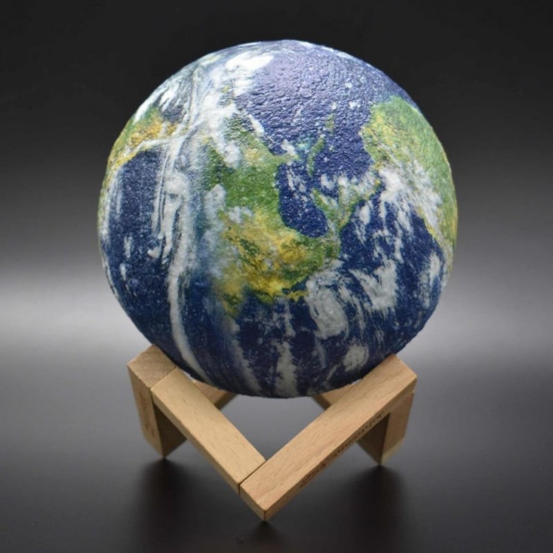 lampa-ambientala-cu-stand-de-lemn-terra (2)